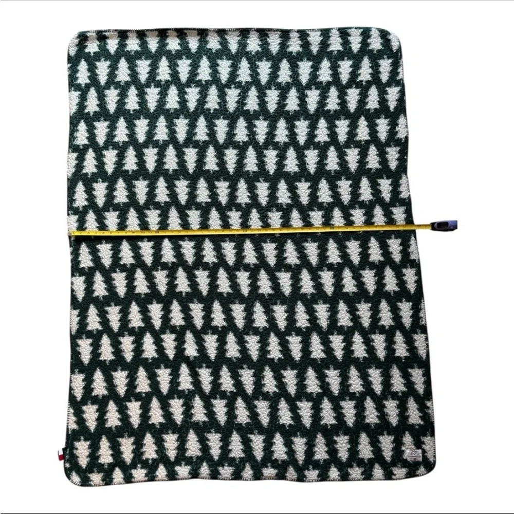 Tommy Hilfiger Green and White All Over Christmas Tree Pattern 48x62 Blanket